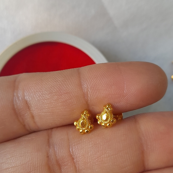 Beautiful combo 2pairs studs - Picture 8 of 16